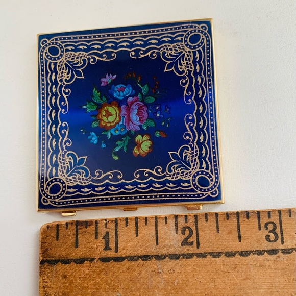 Vintage Fold-away Pocket Mirror - Picture 3 of 9